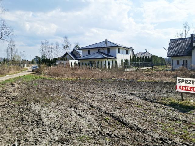 Działka na sprzedaż