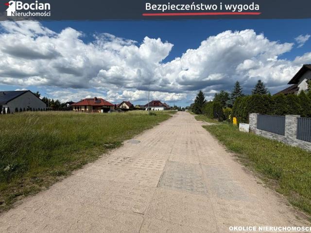 Działka na sprzedaż
