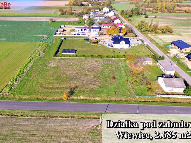 Działka na sprzedaż