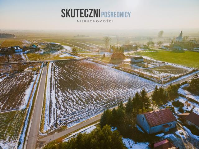 Działka na sprzedaż