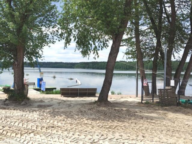 Działka narożna przy jeziorze w Sarczu, 2840 m²