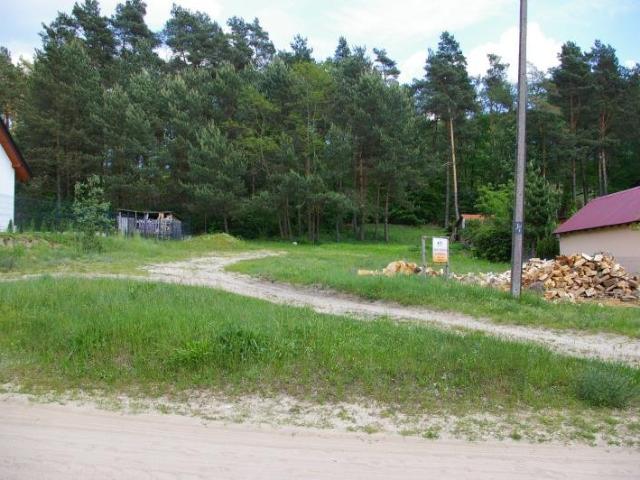Działka budowlana 662 m² pod dom w Polanowie, uzbrojona