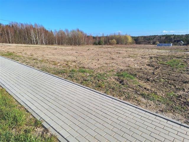 Działka budowlana 722 m² z warunkami zabudowy, blisko lasu