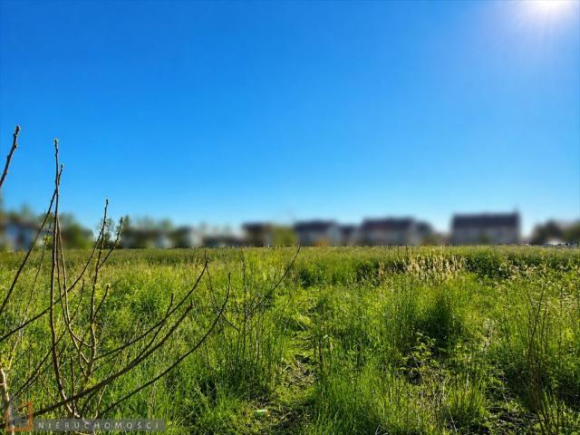 Działka budowlana 784 m² z mediami, blisko Krakowa
