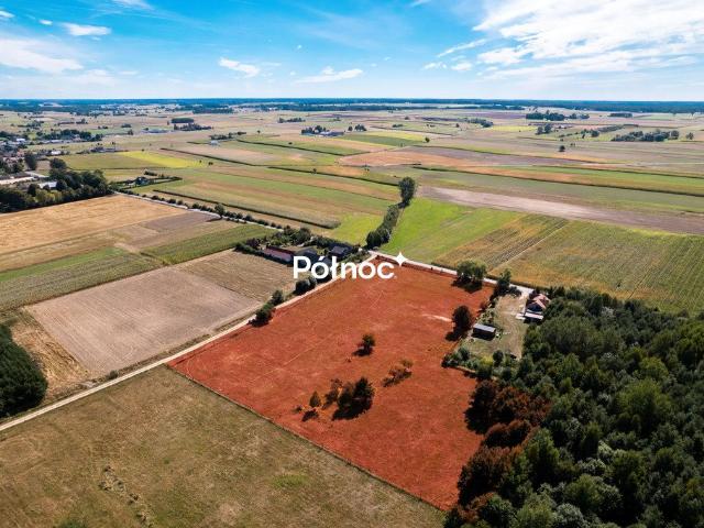 Działka budowlana 800 m² z mediami i pełną infrastrukturą