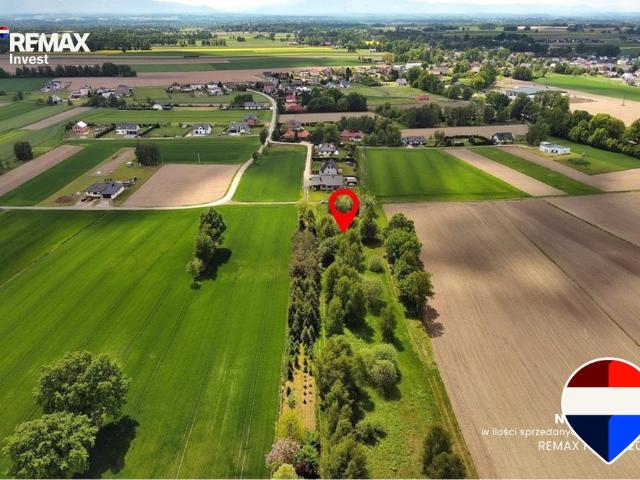Działka budowlana 800 m² z pozwoleniem na dom w Miedźnej