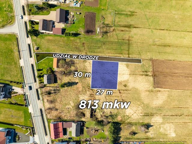 Działka budowlana 813 m² z mediami, spokojna okolica