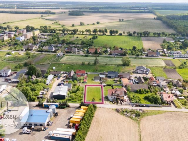 Działka budowlana 850 m² z warunkami zabudowy i mediami