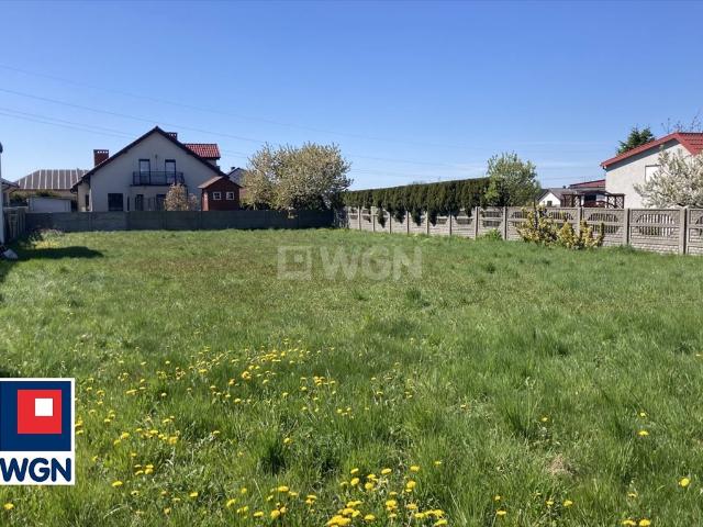 Działka budowlana 856 m² z mediami, świetna lokalizacja