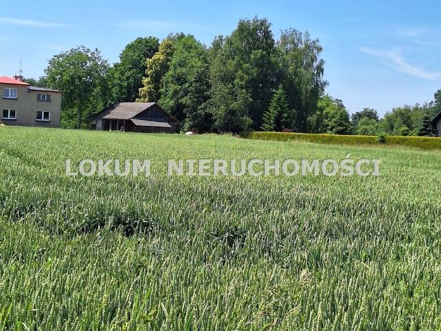 Działka budowlana 8 arów z mediami, cicha okolica