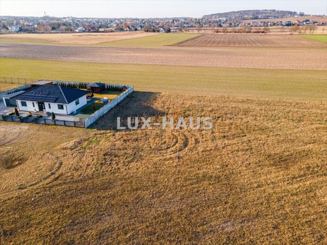 Działka budowlana 927 m2 z WZ, nowoczesne sąsiedztwo