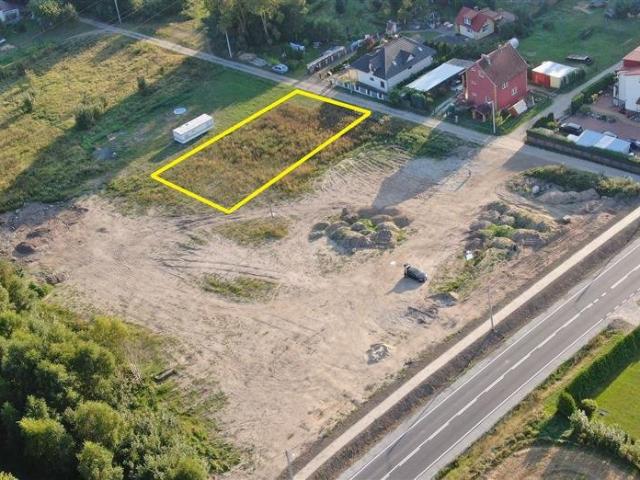 Działka budowlana 938 m² z warunkami zabudowy w Roninie