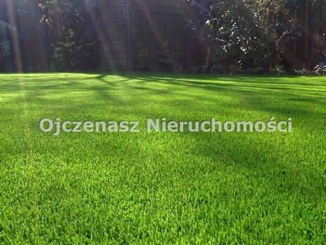 Działka budowlana 1100 m² z mediami i szybkim dojazdem