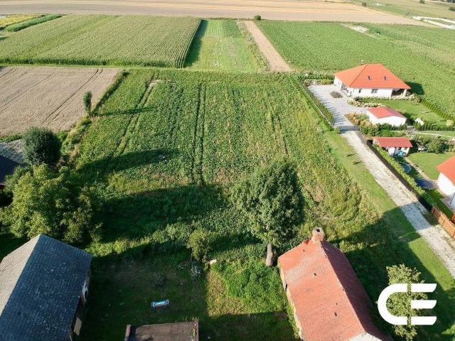 Działka budowlana 1195 m² w Bystrem – spokojna okolica
