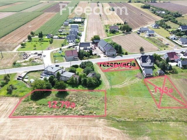 Działka budowlana 1279 m2 z mediami i dojazdem asfaltowym
