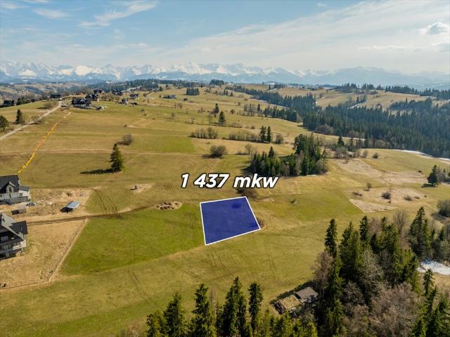 Działka budowlana 1437 m² z mediami i widokami