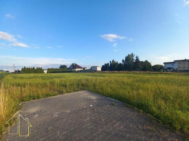 Działka 1430 m² w Pawłowicach z mediami polecam