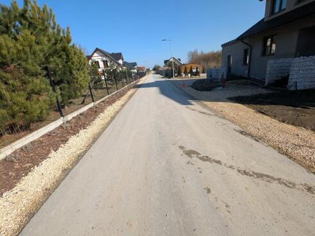 Działka budowlana 1722 m 2, z wydanymi WZ Jędrzejów