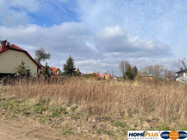 Działka budowlana 1758 m² z mediami, las, szkoła