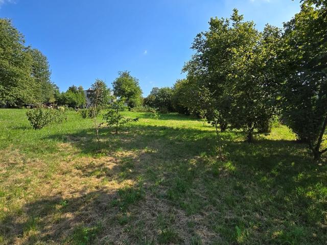 Działka budowlana 2000 m² z mediami, widokami i potencjałem