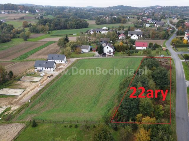 Działka budowlana 2220 m² z mediami, idealna pod dom lub działalność