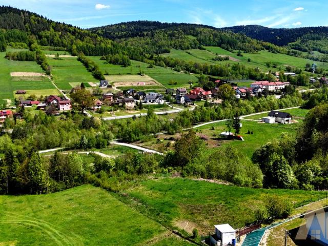 Działka budowlana 2292 m² z widokiem, media, blisko Nowego Sącza