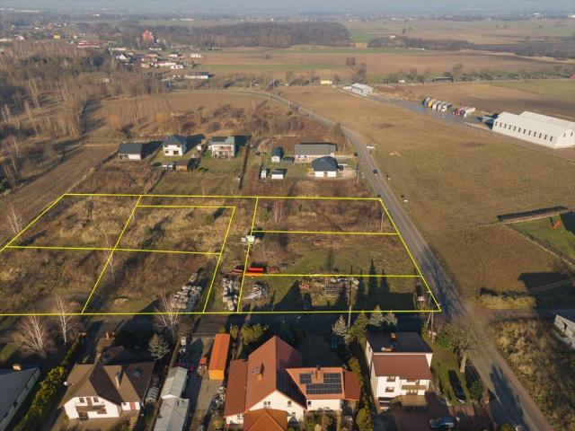 Działka budowlana 2347 m² w Bramkach – media, plan zagospodarowania