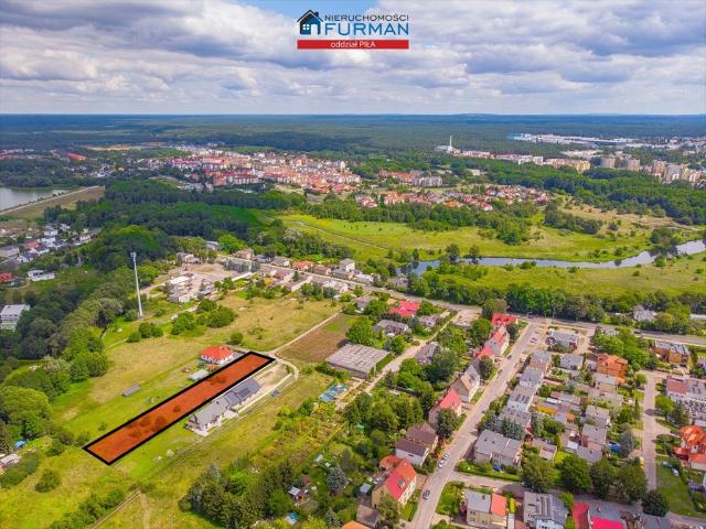 Działka budowlana 2519 m² z mediami i blisko natury