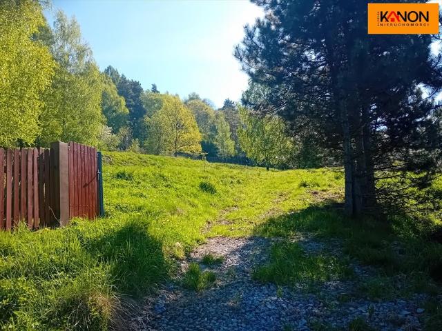 Działka budowlana 2950 m2 z widokiem, asfalt, ogrodzona