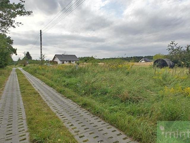 Działka budowlana 3 113 m² z warunkami zabudowy, uzbrojona