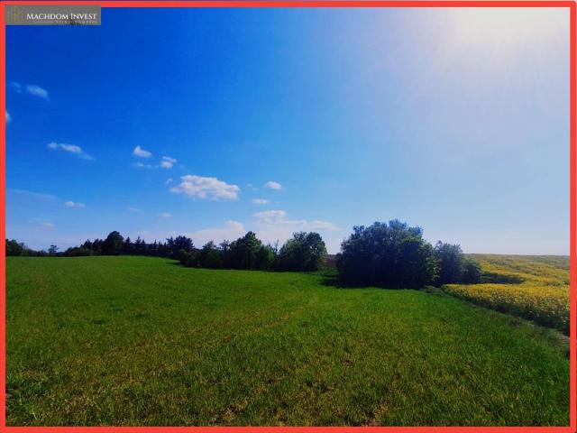 Urokliwa działka budowlana 1000 m2 w Bobrowie