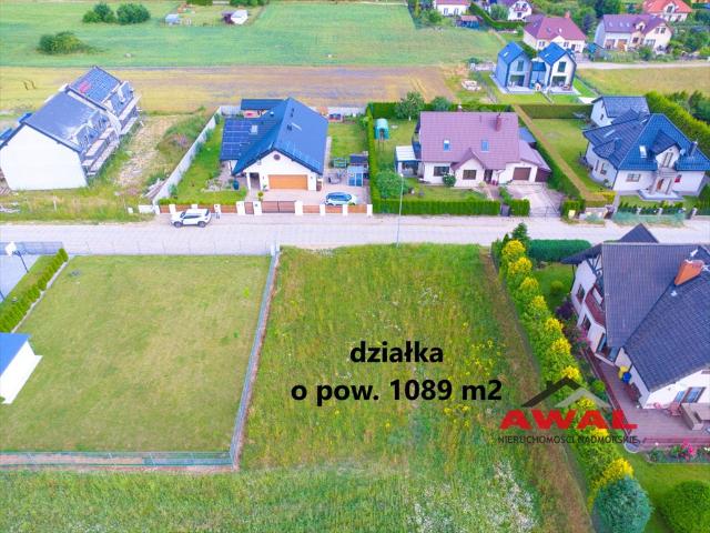 Działka budowlana w Połczynie Bis, 1089 m², media, spokojna okolica