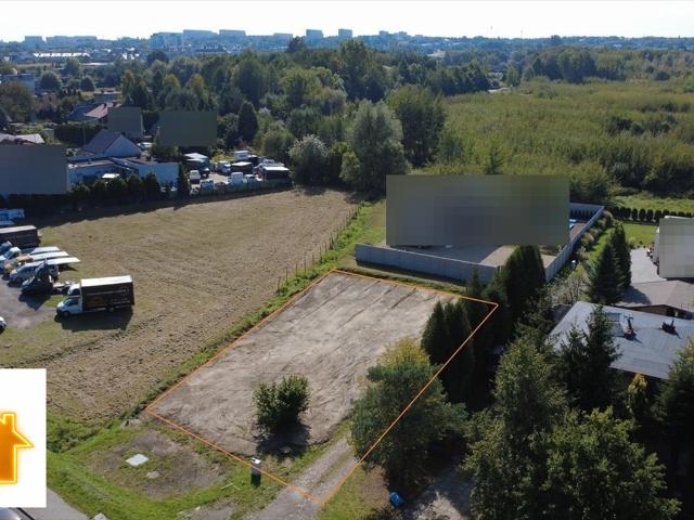 Działka 950 m² pod dom i działalność w Żorach z mediami