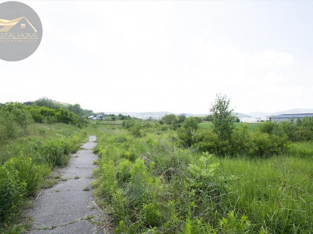 Działka inwestycyjna 4269 m² z mediami w Bielawie