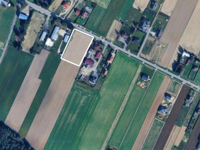 Działka inwestycyjna 4500 m² przy szosie asfaltowej