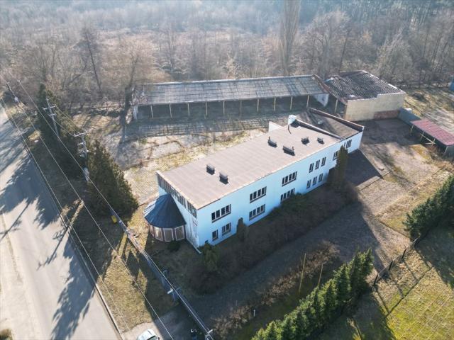 Działka inwestycyjna 4 012 m2 z zabudową do remontu