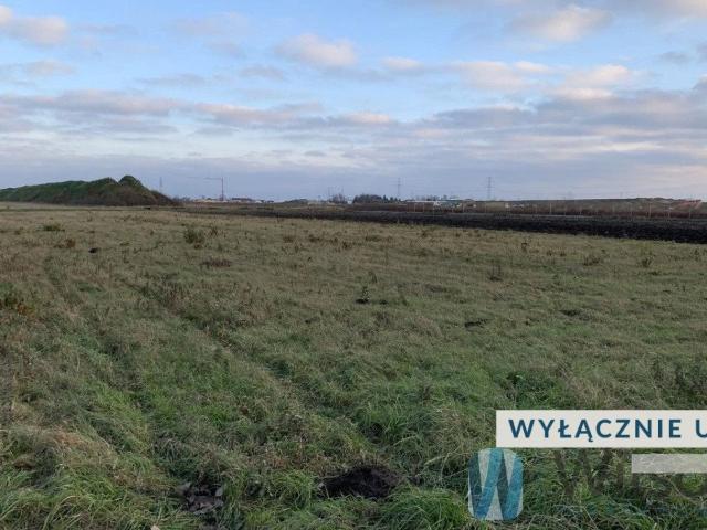 Działka inwestycyjna 12 100 m² blisko Piaseczna z dostępem do usług