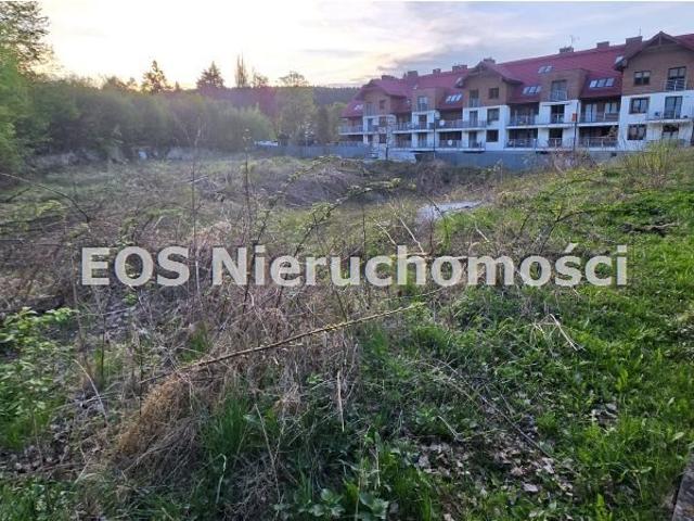 Działka pod zabudowę wielorodzinną z garażem, 7 459 m²