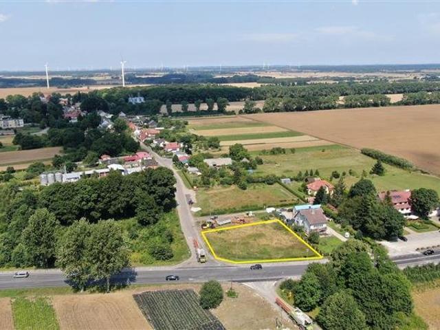 Działka pod zabudowę z usługami przy S6, 1235 m²