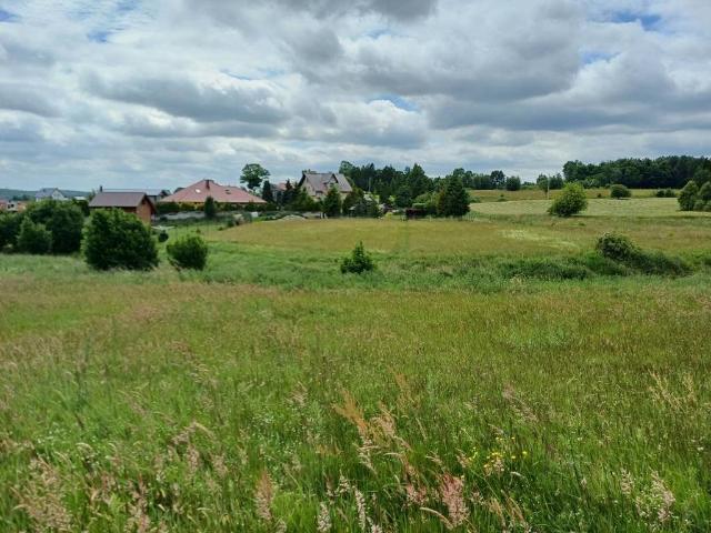 Sprzedam działkę 1121 m² pod dom w Kameli spokojna okolica