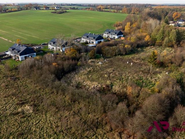 Działka pod dom wielorodzinny w Naramowicach, 1032 m²
