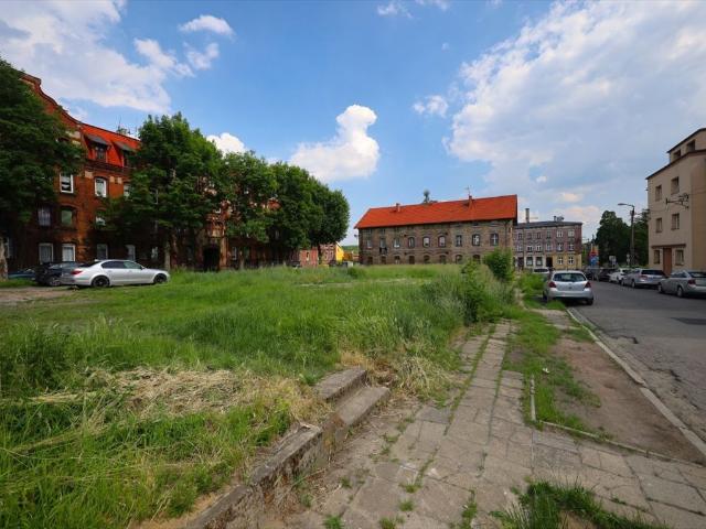 Działka pod garaże i zabudowę wielorodzinną w Zabrzu