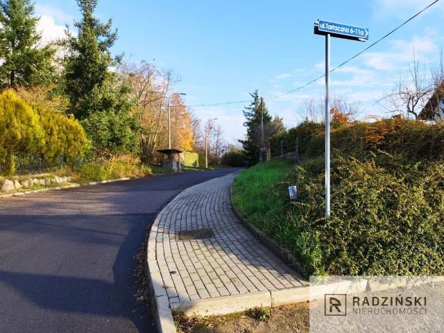 Działka pod garaż trzystanowiskowy z fundamentami 54 m² w Gorzowie
