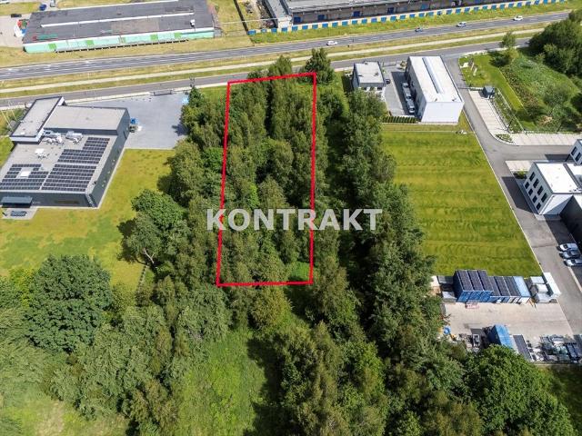 Działka przemysłowa 1632 m² w Oświęcimiu z mediami