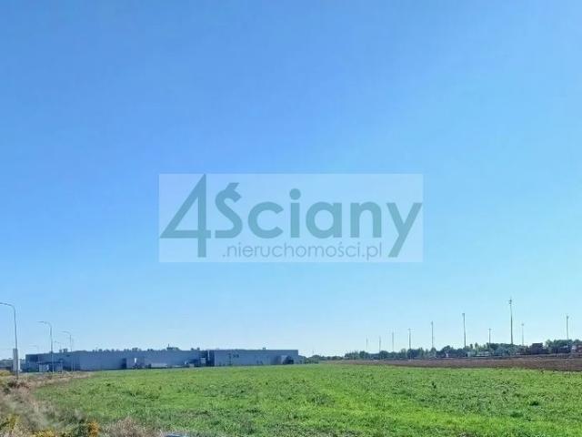 Działka przemysłowa 37 000 m² z dostępem do mediów i MPZP