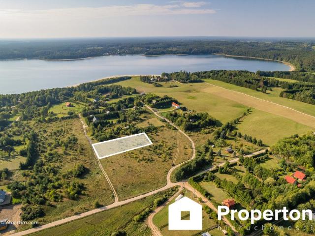 Działka rekreacyjna nad czystym jeziorem Mazur 2079 m2
