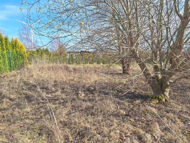 Działka rekreacyjna 300 m² blisko morza, spokój i zieleń