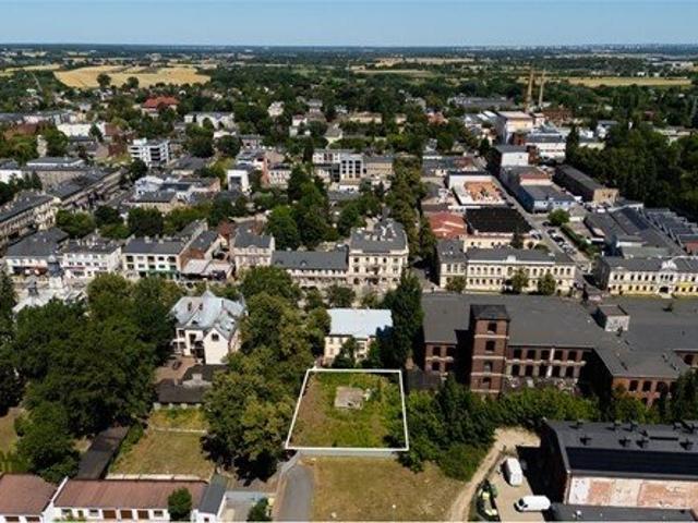 Działka usługowa 884 m² w centrum Pabianic z planem