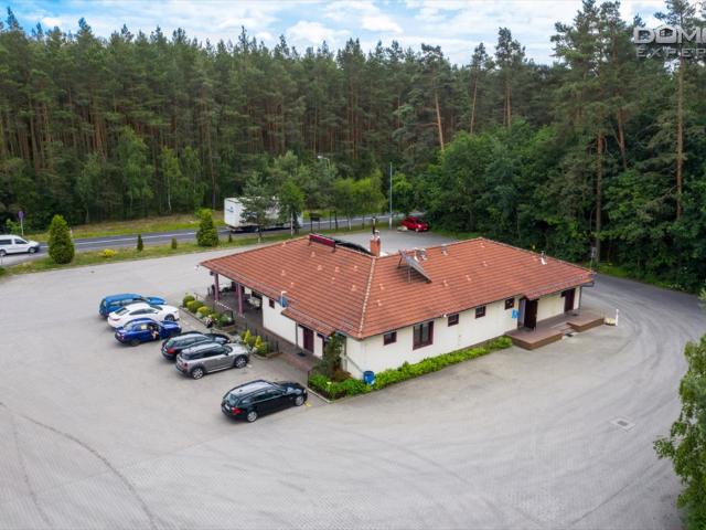 Działka z budynkiem usługowym, monitorowany, parking, 328 m2