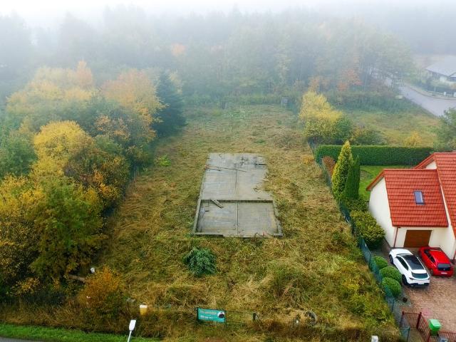 Działka z fundamentami i pełnym uzbrojeniem w Tuszynku
